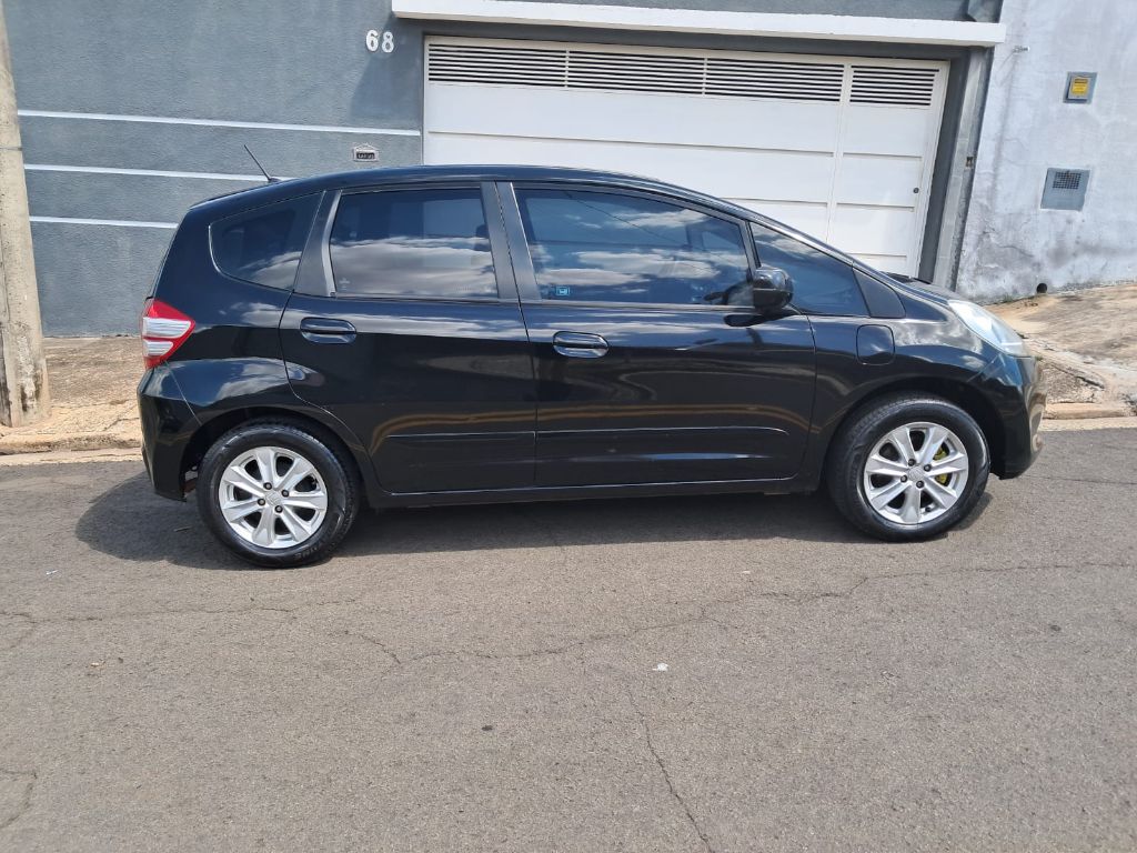 imagem-https://www.socarrao.com.br/sc-vehicle-images-prod/6098/1769987810535-7077530OR_1766515076_79_890.jpg