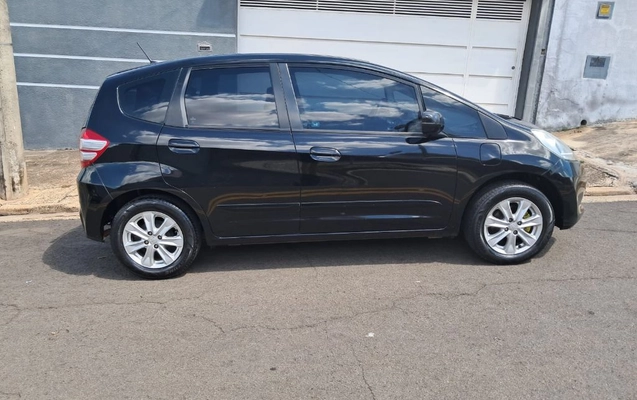 imagem-https://www.socarrao.com.br/sc-vehicle-images-prod/6098/1769987810535-7077530OR_1766515076_79_890.jpg