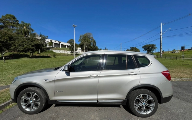 imagem-https://www.socarrao.com.br/sc-vehicle-images-prod/616699/1776956148087-Rm90byAxMC5qcGVn.jpeg