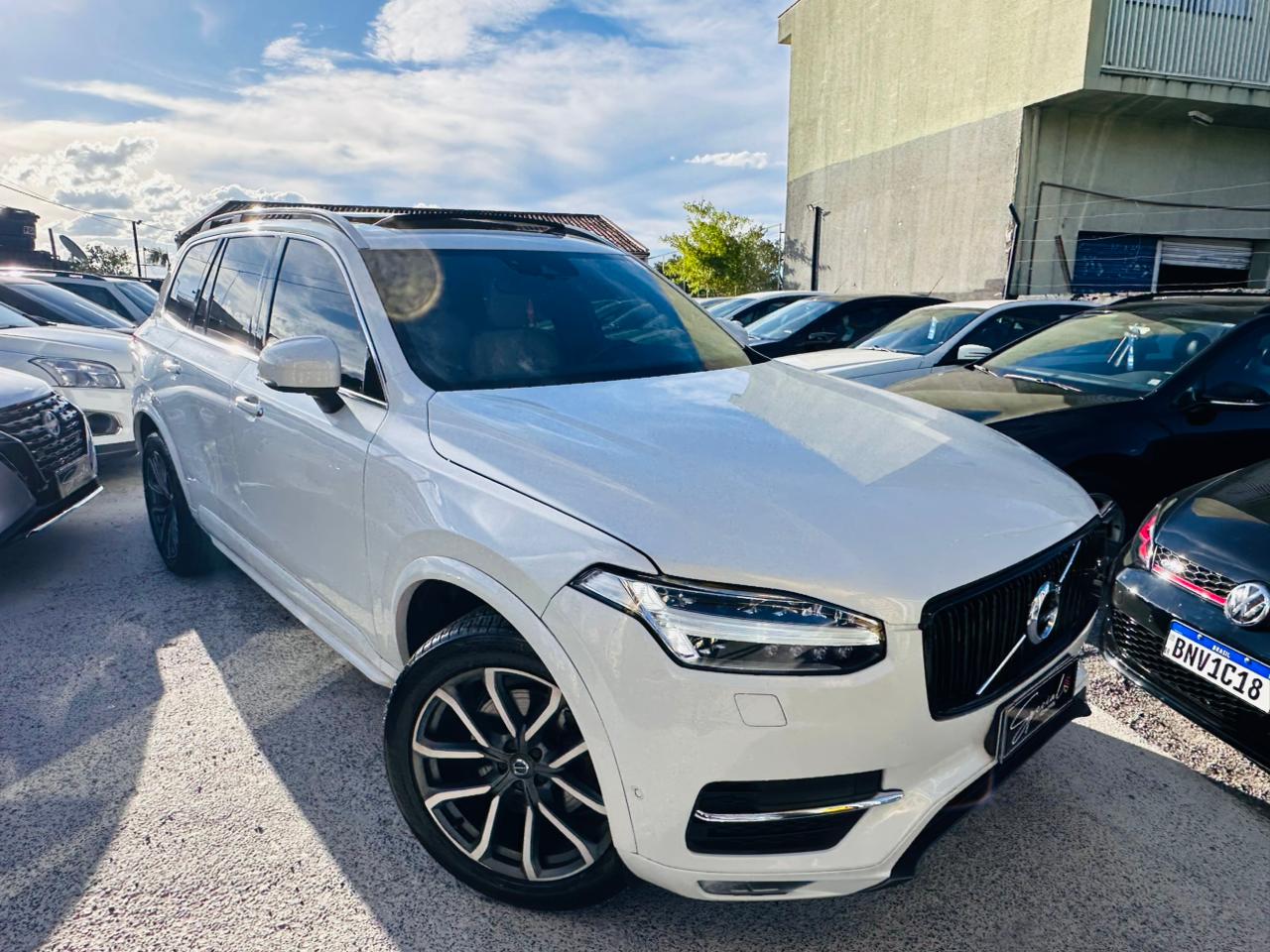 Volvo XC90 D-5 MOMENTUM 2.0 235cv Diesel 5p na cor Branco em Pinhais / PR - 6524