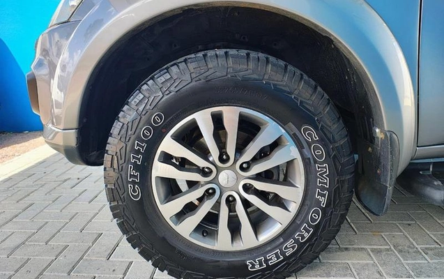 imagem-https://www.socarrao.com.br/sc-vehicle-images-prod/6641/1784989573491-7652494_13_B_70c779a0df.jpeg