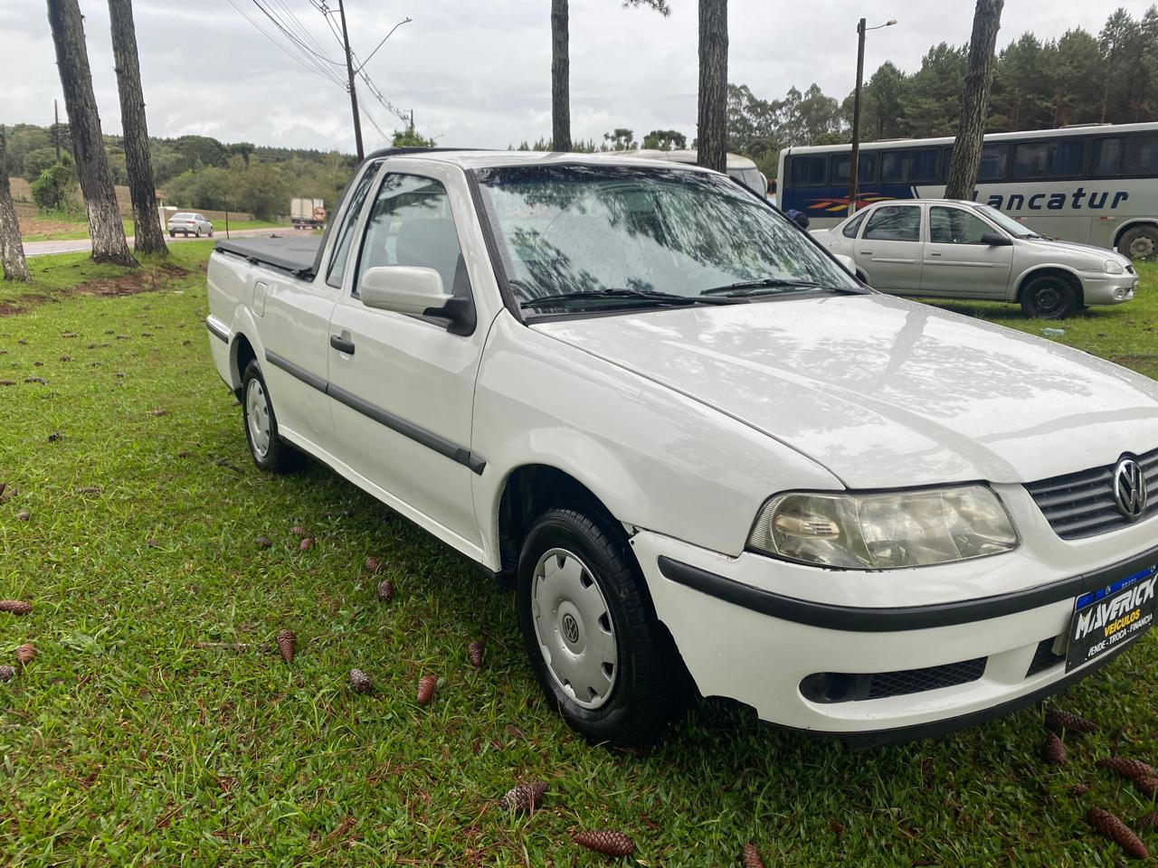 Volkswagen Saveiro 2.0 Mi na cor Branco em Agudos do Sul / PR - 7091