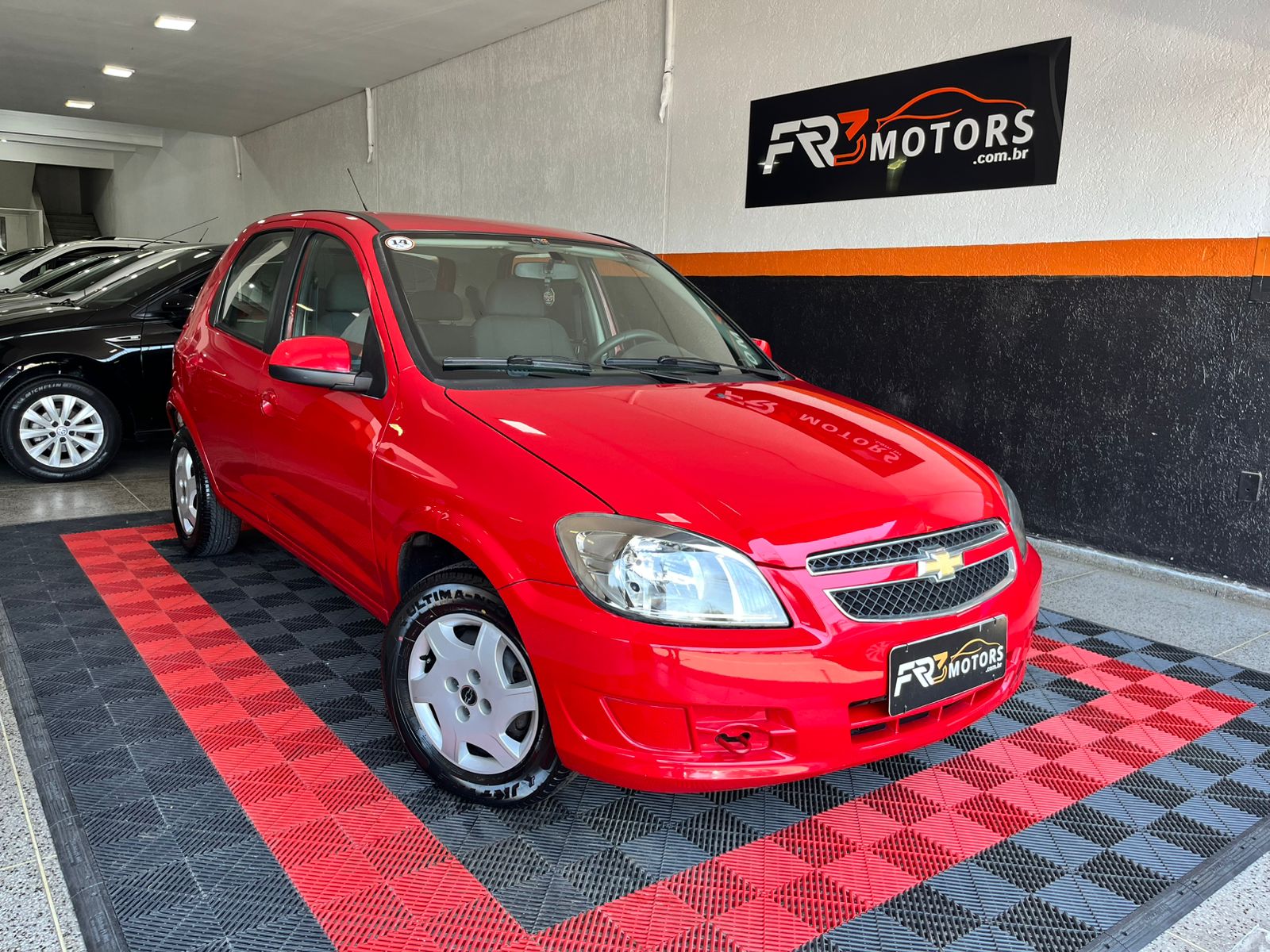 Chevrolet Celta Spirit/ LT 1.0 MPFI 8V FlexP. 5p na cor Vermelho no Gravataí / RS - 7296
