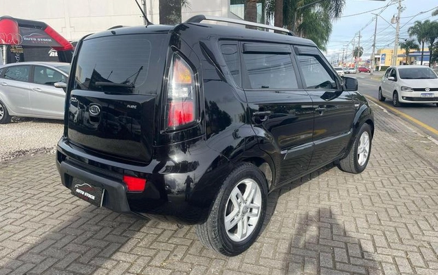 imagem-https://www.socarrao.com.br/sc-vehicle-images-prod/7339/1784995895330-6841596_4_B_976c1f7a2e.jpeg