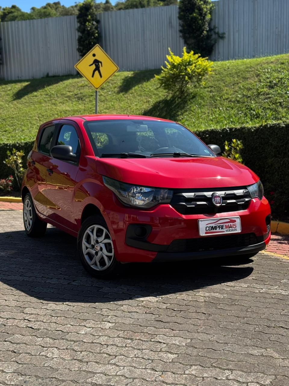 Fiat Mobi LIKE 1.0 Fire Flex 5p. na cor Vermelho em Joinville / SC - 7489