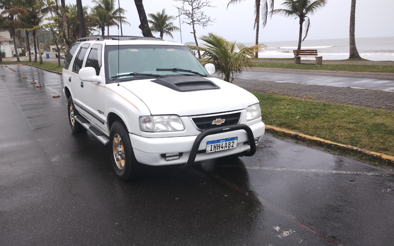 Chevrolet Blazer DLX 4.3 V6 1998 Branco — foto 1 de 3