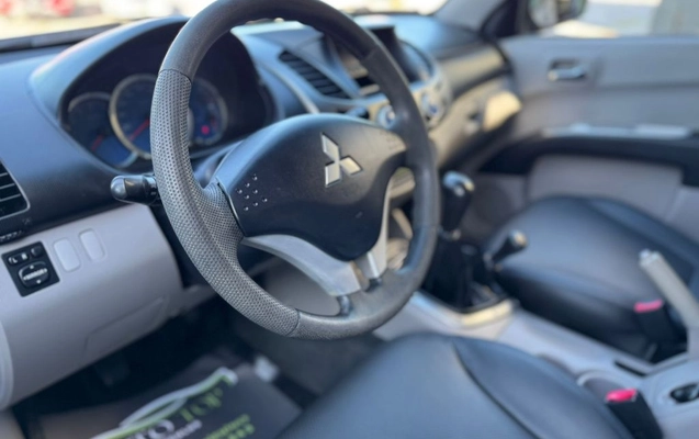 imagem-https://www.socarrao.com.br/sc-vehicle-images-prod/765114/1770124866919-gb-f42b59c.jpeg