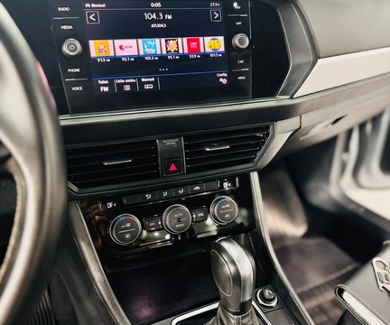 Volkswagen Jetta 2020 Cinza — foto 1 de 3