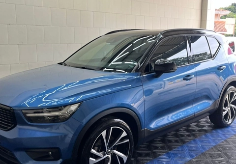 Volvo XC40 2019 Azul — foto 1 de 3