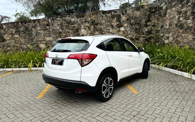 imagem-https://www.socarrao.com.br/sc-vehicle-images-prod/774643/1770229423228-003_937ed0b19eb74c52dafae54e54c5cfb2.jpeg