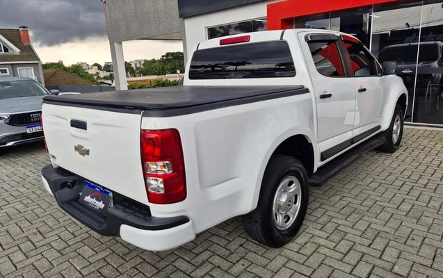 imagem-https://www.socarrao.com.br/sc-vehicle-images-prod/775516/1789493747155-7717062_12_B_733531f4cd.jpeg