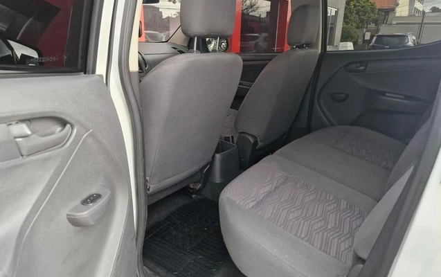 imagem-https://www.socarrao.com.br/sc-vehicle-images-prod/775516/1789493747160-7717062_9_B_06810cc383.jpeg