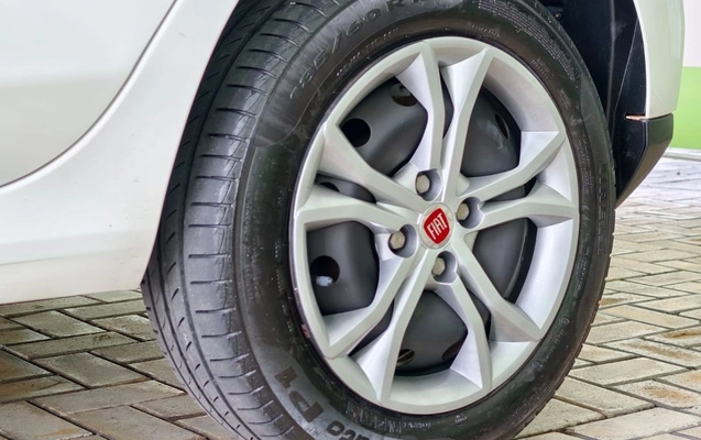 imagem-https://www.socarrao.com.br/sc-vehicle-images-prod/775788/1770237570582-gb-7010811.jpeg