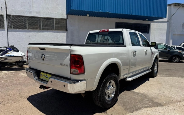 imagem-https://www.socarrao.com.br/sc-vehicle-images-prod/779784/1784557355764-gb-d31ec67.jpeg