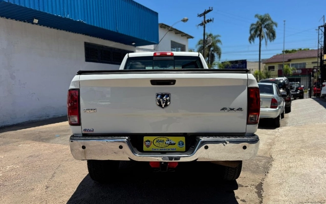 imagem-https://www.socarrao.com.br/sc-vehicle-images-prod/779784/1784557355765-gb-0ecb3b2.jpeg