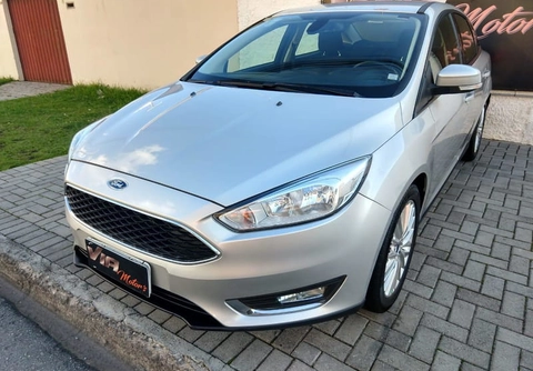 Ford Focus 2018 Prata — foto 1 de 3