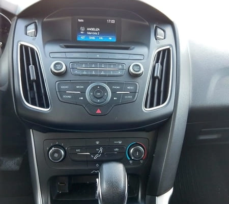 imagem-https://www.socarrao.com.br/sc-vehicle-images-prod/780076/1780946297058-2732657_12_B_632255c5a7.jpg
