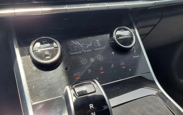 imagem-https://www.socarrao.com.br/sc-vehicle-images-prod/780077/1786136439164-6551526_7_B_b6d65c5b86.jpeg