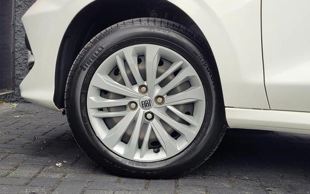 imagem-https://www.socarrao.com.br/sc-vehicle-images-prod/780095/1780946312028-7184266_12_B_11d7dde1d3.jpeg