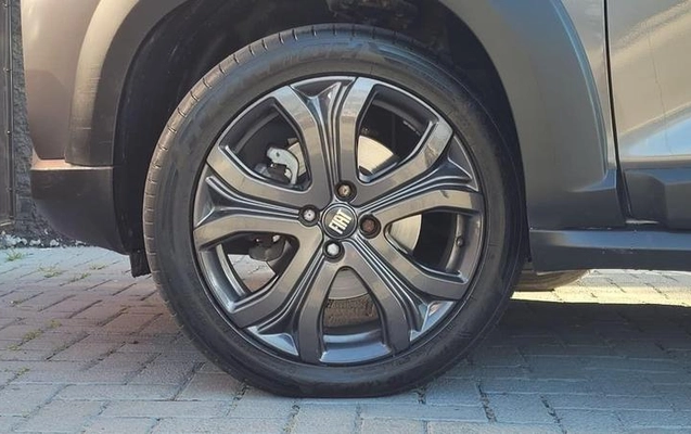 imagem-https://www.socarrao.com.br/sc-vehicle-images-prod/780107/1780946333182-7314782_12_B_e5e85084b1.jpeg