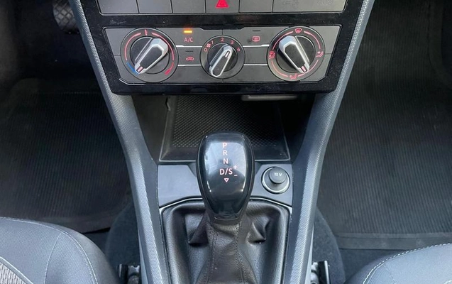 imagem-https://www.socarrao.com.br/sc-vehicle-images-prod/780109/1788438176498-7319355_2_B_864f31c591.jpeg