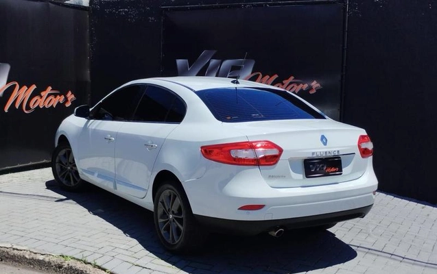 imagem-https://www.socarrao.com.br/sc-vehicle-images-prod/780123/1786135494957-7515018_13_B_7a7baa04f6.jpeg