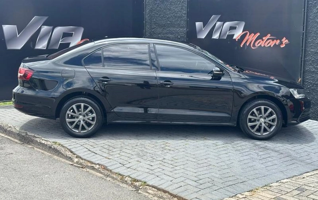 imagem-https://www.socarrao.com.br/sc-vehicle-images-prod/780126/1788292558751-7556965_17_B_83420bc9ec.jpeg