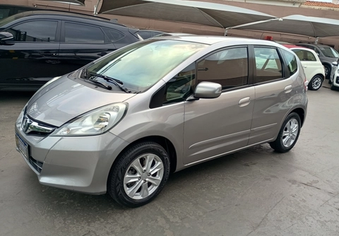 Honda Fit 2014 Cinza — foto 1 de 3