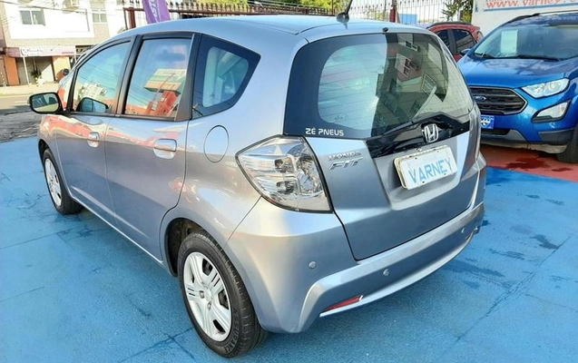 imagem-https://www.socarrao.com.br/sc-vehicle-images-prod/780780/1788982597599-7116239_8_B_cb42c1fdf3.jpeg