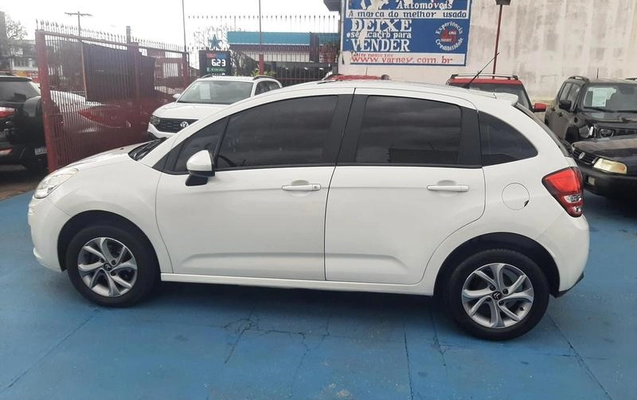 imagem-https://www.socarrao.com.br/sc-vehicle-images-prod/780784/1789402063036-7373708_4_B_edbba88015.jpeg