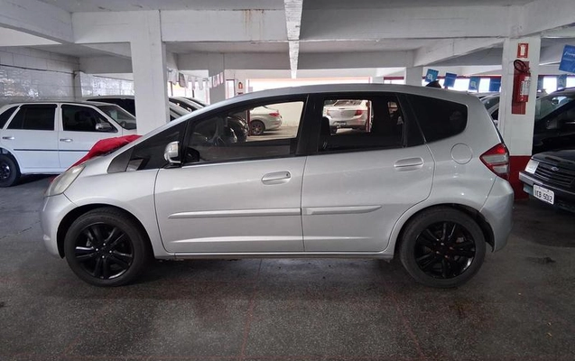 imagem-https://www.socarrao.com.br/sc-vehicle-images-prod/780790/1789402068533-7572030_4_B_5a773e8339.jpeg