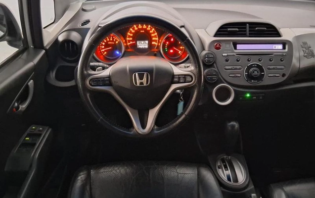 imagem-https://www.socarrao.com.br/sc-vehicle-images-prod/780790/1789402068541-7572030_11_B_19b1c048e3.jpeg