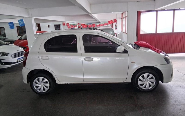 imagem-https://www.socarrao.com.br/sc-vehicle-images-prod/780798/1788982571855-7632961_2_B_cbd1159b9d.jpeg