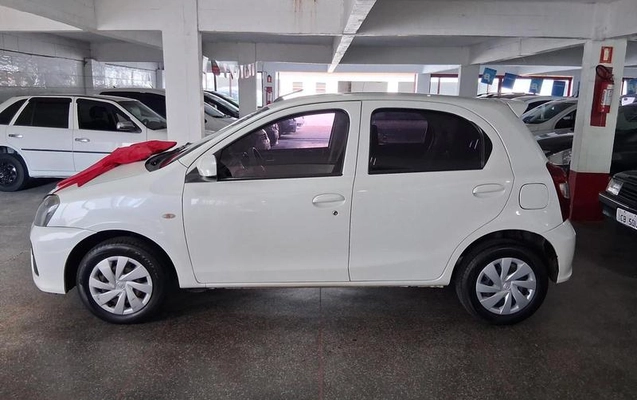 imagem-https://www.socarrao.com.br/sc-vehicle-images-prod/780798/1788982571857-7632961_4_B_2eed7cf401.jpeg