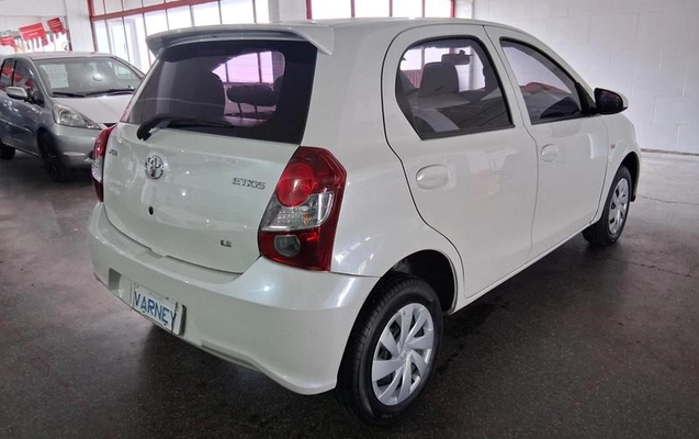 imagem-https://www.socarrao.com.br/sc-vehicle-images-prod/780798/1788982571858-7632961_6_B_8120af9b51.jpeg