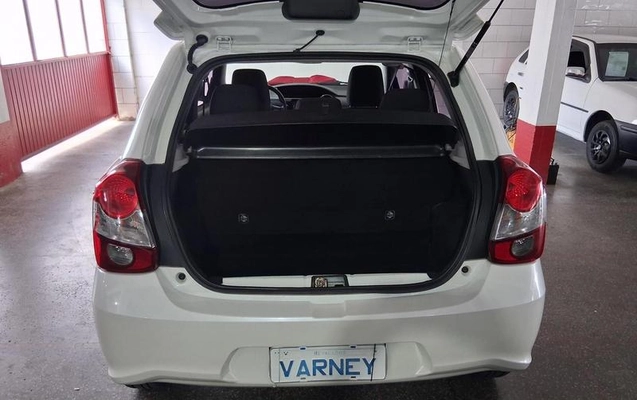 imagem-https://www.socarrao.com.br/sc-vehicle-images-prod/780798/1788982571864-7632961_8_B_1cfcb06cca.jpeg