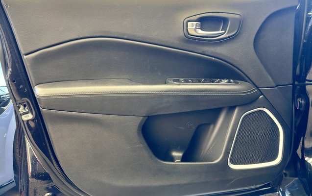 imagem-https://www.socarrao.com.br/sc-vehicle-images-prod/781249/1770320523388-9_070038.jpg