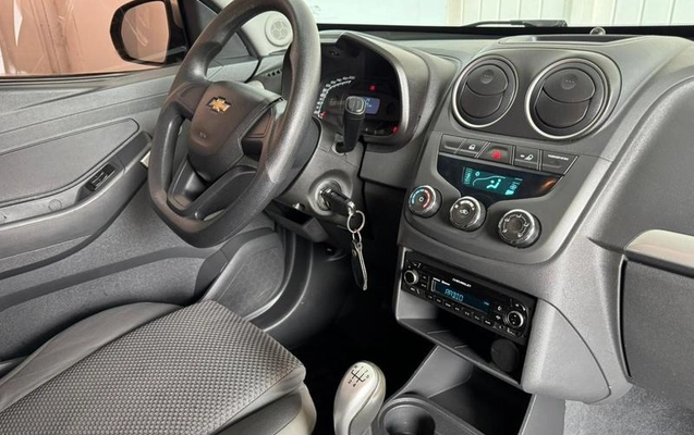 imagem-https://www.socarrao.com.br/sc-vehicle-images-prod/782117/1770322785880-7710609_10_B_9f8327eee9.jpeg