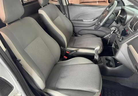 Chevrolet Montana 2014 Prata — foto 1 de 3
