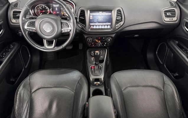 imagem-https://www.socarrao.com.br/sc-vehicle-images-prod/782698/1782848624637-7784397_14_B_947082c6c9.jpeg