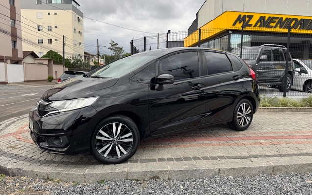imagem-https://www.socarrao.com.br/sc-vehicle-images-prod/783279/1784753701052-8f08407a233e429ba6fc73913d38f093_1768797179141.jpeg