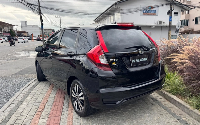imagem-https://www.socarrao.com.br/sc-vehicle-images-prod/783279/1784753701059-c09bf3c1da694871ac6831d967533f3d_1768797182038.jpeg