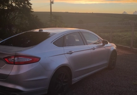 Ford Fusion 2.5L I-VCT Flex Aut. 2014 Prata — foto 1 de 3