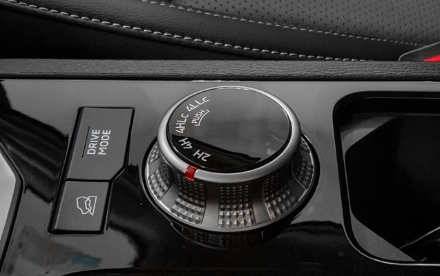 imagem-https://www.socarrao.com.br/sc-vehicle-images-prod/785634/1780950473850-7N5exXrFxzCu0kwI6XK2gWYvpqophqZL.jpg