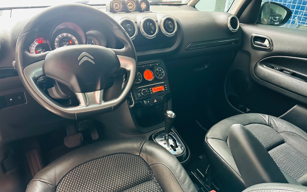 imagem-https://www.socarrao.com.br/sc-vehicle-images-prod/785641/1770380445893-44i.jpg