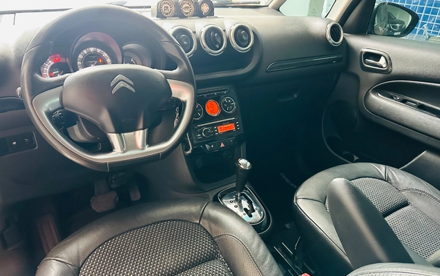imagem-https://www.socarrao.com.br/sc-vehicle-images-prod/785641/1770380445893-44i.jpg