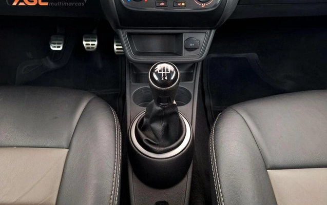 imagem-https://www.socarrao.com.br/sc-vehicle-images-prod/786620/1789147481545-7711667_12_B_7c48d8f7e4.jpeg