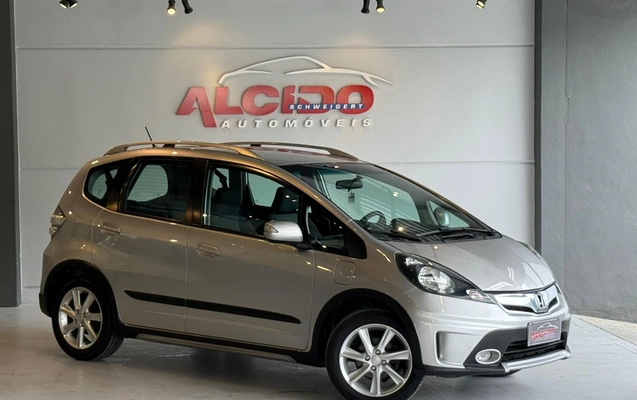 imagem-https://www.socarrao.com.br/sc-vehicle-images-prod/789379/1777986898255-ed27f33ad8bd4e308730be1cb6e62709_1777986825041.jpeg