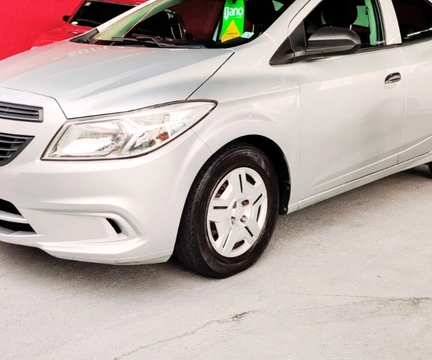 Chevrolet Onix 2017 Prata — foto 1 de 3