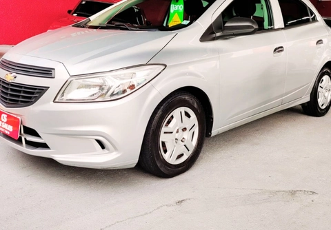 Chevrolet Onix 2017 Prata — foto 1 de 3